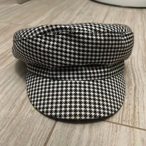 Black & White Houndstooth Newsboy Hat